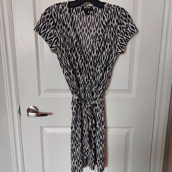Banana Republic Black and White V-Neck Wrap Belted Boho Dress, Size XS - Picture 2 of 10